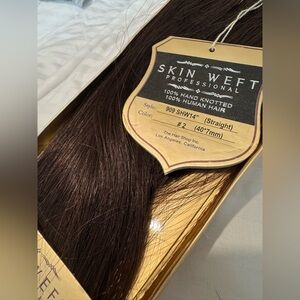 HairShop SKIN WEFT Tape In Extentions
Color:
909 SHW14" (Straight)
#2 (40*7 mm)